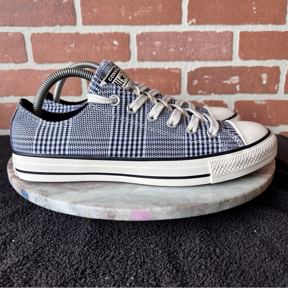 Converse Shoes Chuck Taylor All Star Low Shoes Size 9 Sample Athletic Sneakers.